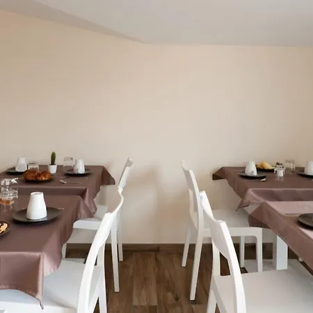 拉斐尔滨海住宿加早餐旅馆 4* Montesilvano Marina