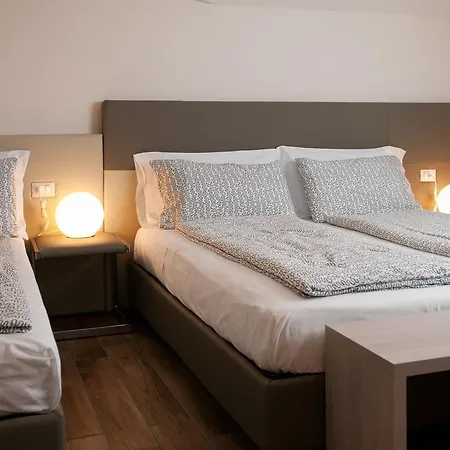 Oda ve Kahvaltı Raffaello A Mare Montesilvano Marina