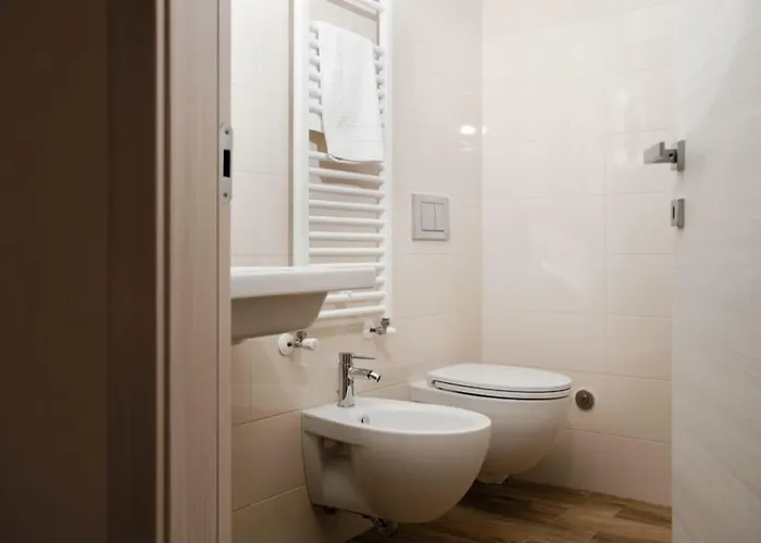 Bed & Breakfast Raffaello A Mare 4*